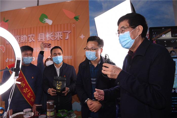 互联科技下的抖音点赞现象探究