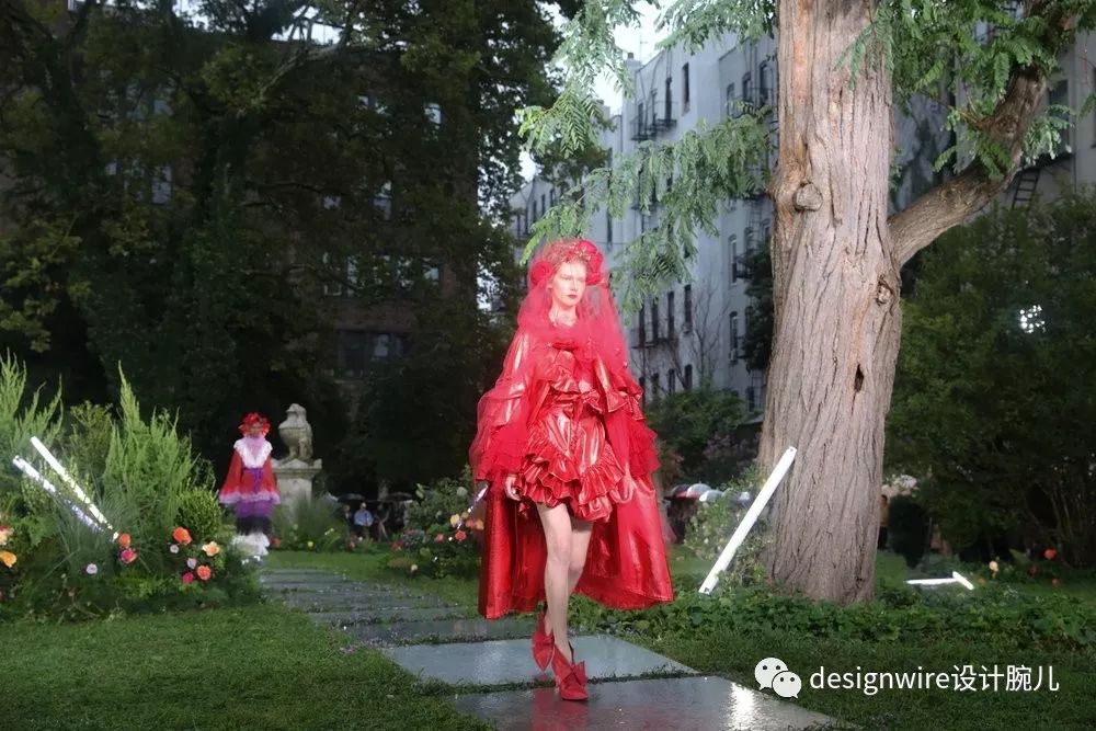 爱马仕丝巾与花园的浪漫邂逅