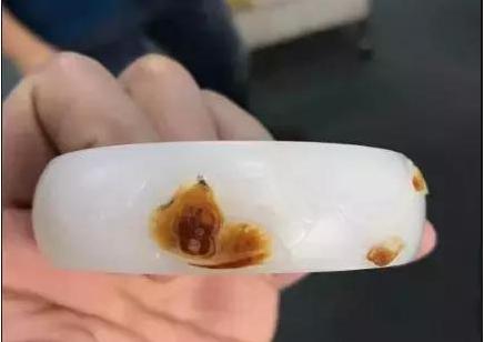 地板油漆与胶水证书的重要性及其应用