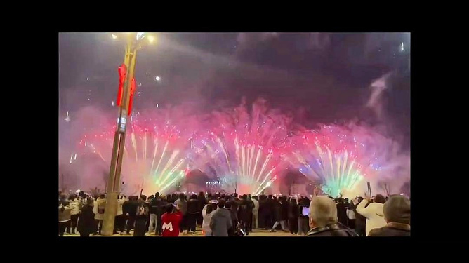 烟火晚会合，璀璨绽放的盛宴之夜