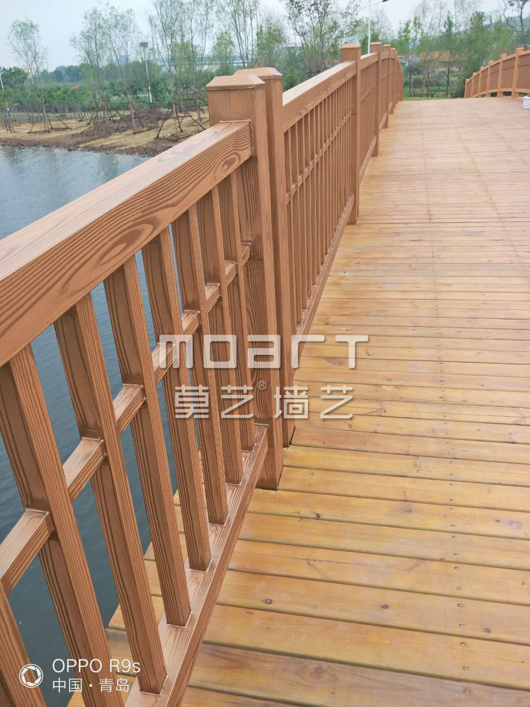 室外木材刷漆指南，打造持久美观的木制景观
