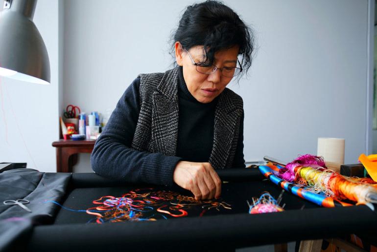 双面全异绣，传统工艺与现代美学的完美结合