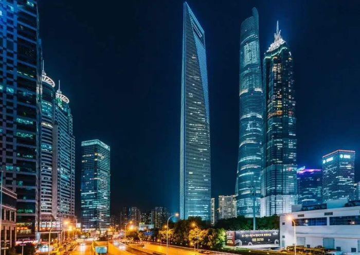 战略金字塔模型，构建企业持续竞争优势的基石