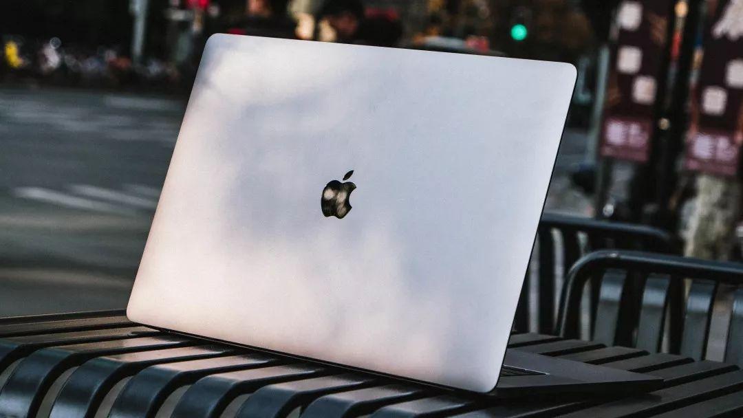 MacBook Pro重量，从轻盈到强大的转变