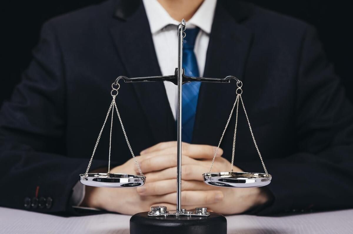 律师的形象，利益追求与社会责任之间的平衡