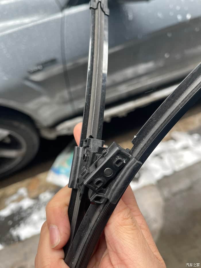 奔驰雨刮与左前轮滴水问题解析