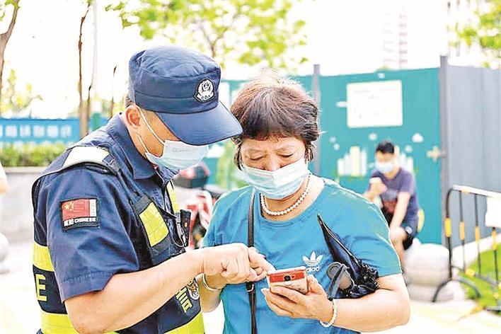 儿童医院专家神，守护儿童健康的守护者