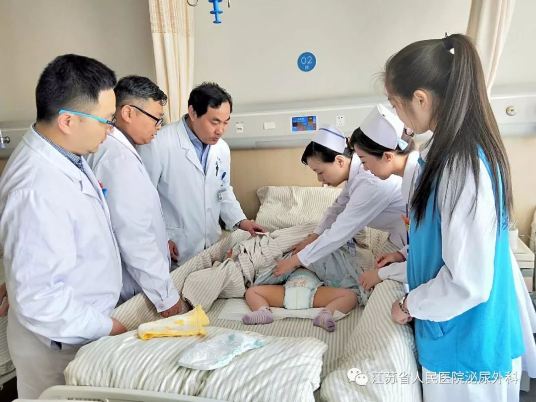 儿泌尿外科专家，守护儿童健康的守护者