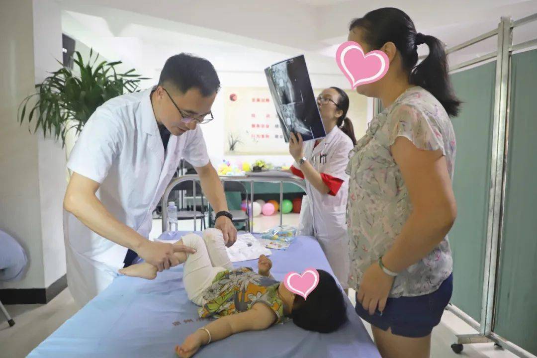 小儿骨科专家，守护儿童健康的无声战士